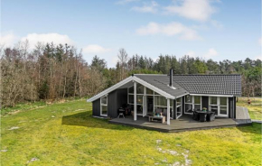 3 Bedroom Cozy Home In Ålbæk